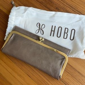 **NWOT** HOBO wallet in vintage hide leather, color Ash